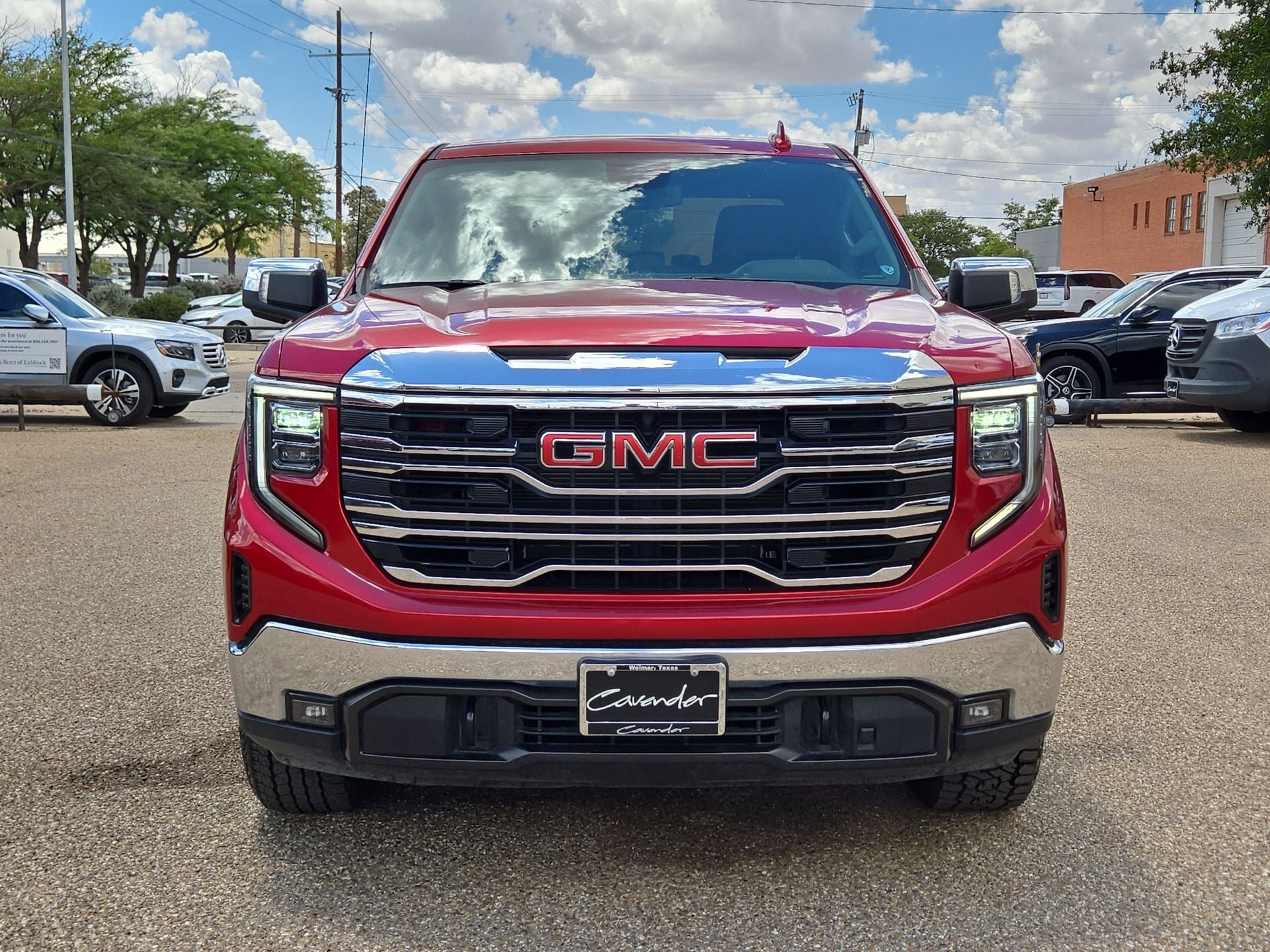 Used 2023 GMC Sierra 1500 SLT AWD/4WD image 10