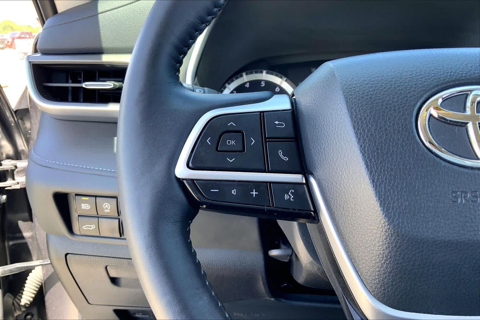 Used 2024 Toyota Highlander XLE FWD image 23