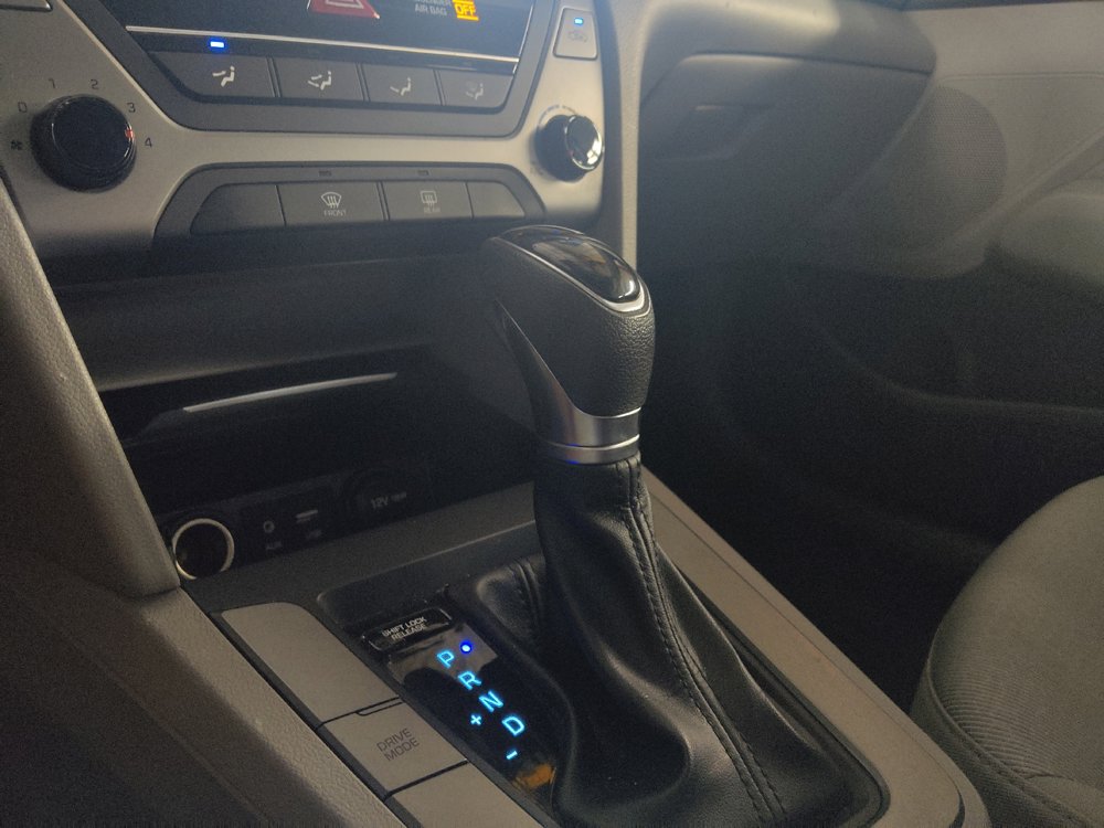 Used 2018 Hyundai Elantra SE FWD image 26
