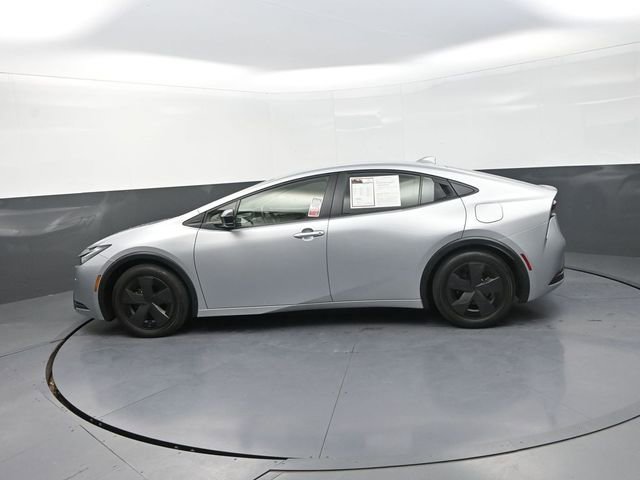 Used 2024 Toyota Prius LE image 6