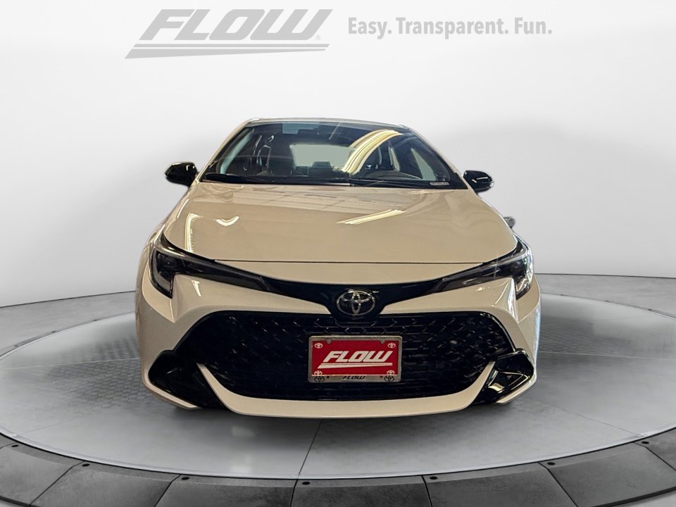 Used 2026 Toyota Corolla SE FWD image 3