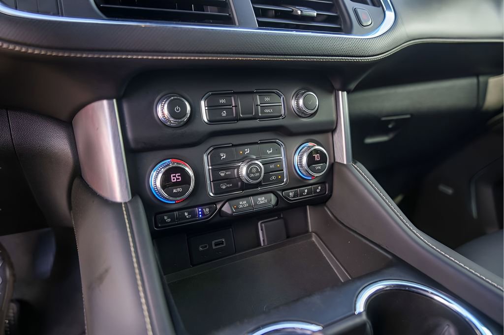 Used 2022 GMC Yukon SLT w/ SLT Premium Package AWD/4WD image 23