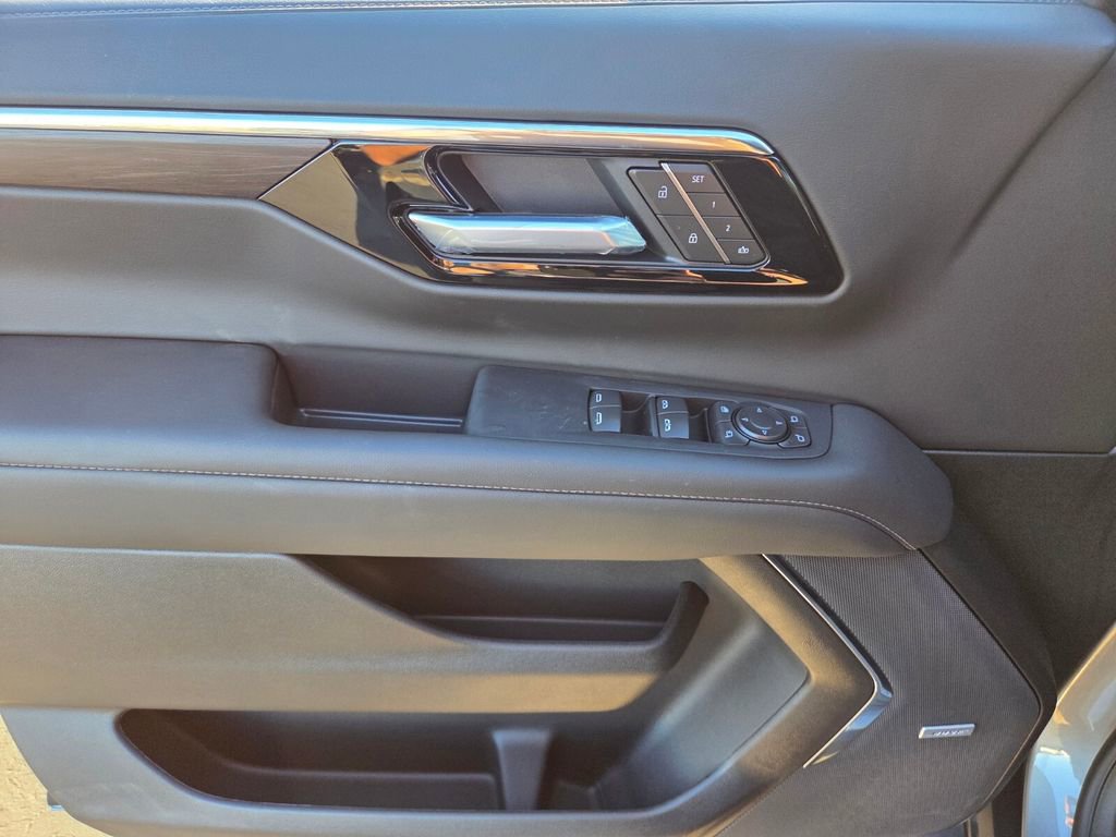 New 2026 Chevrolet Suburban Z71 w/ Z71 Off-Road Package image 11