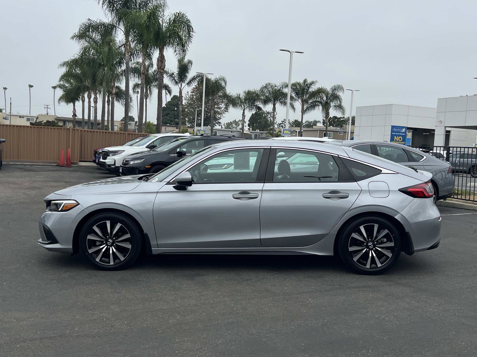 Used 2024 Honda Civic EX-L image 2