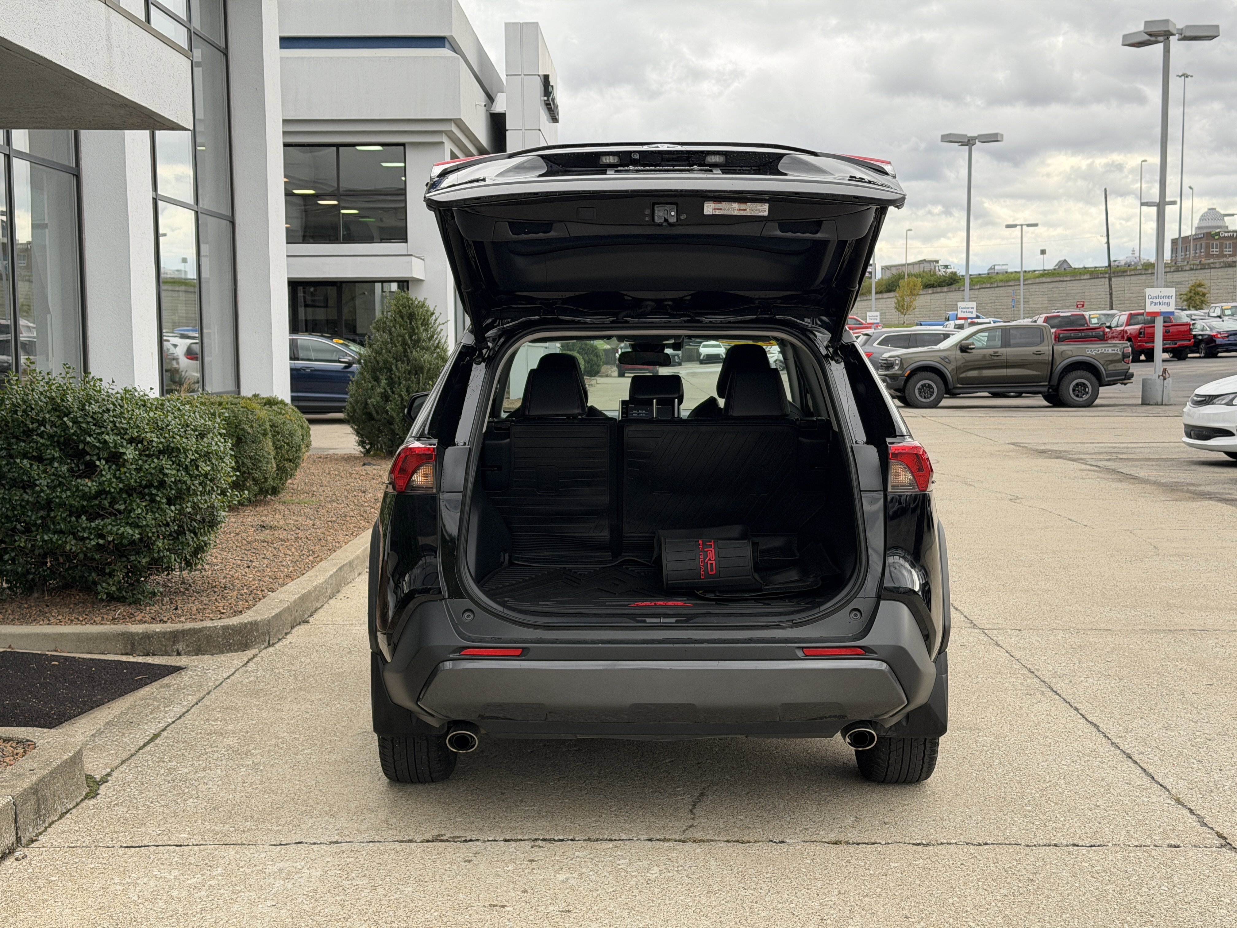 Used 2022 Toyota RAV4 TRD Off-Road image 11