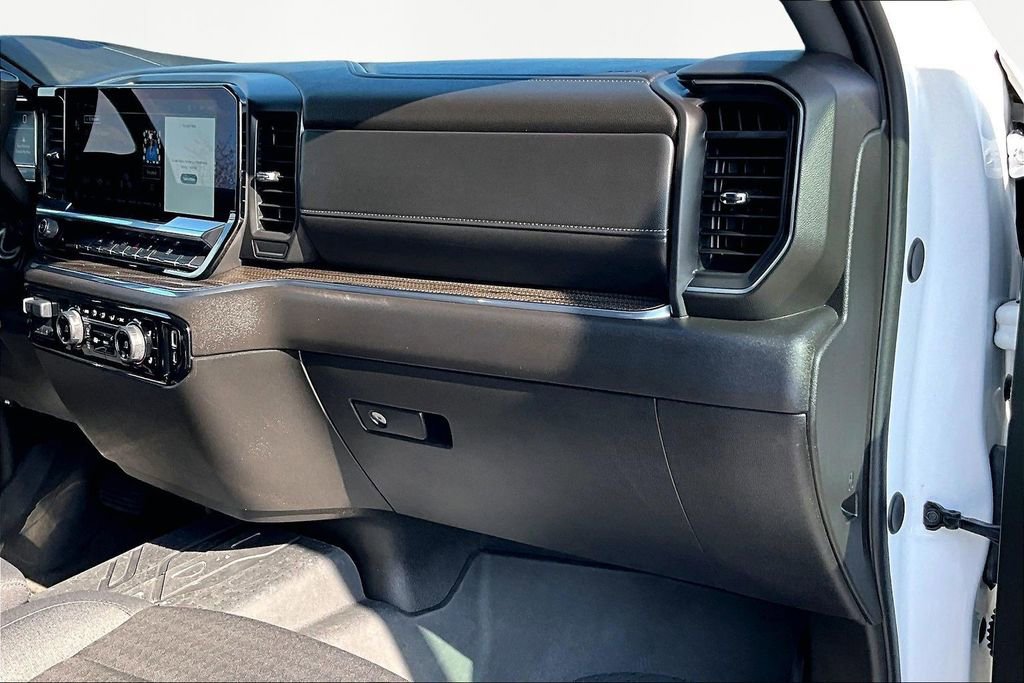 Used 2024 Chevrolet Silverado 1500 LT w/ Convenience Package II image 17