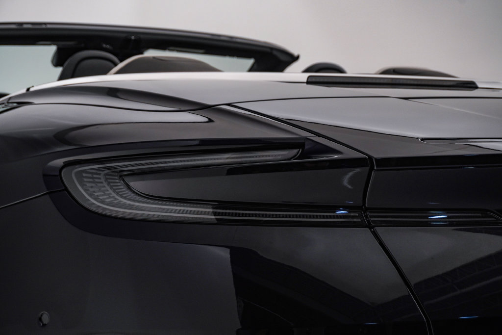 Used 2024 Aston Martin DB12 Convertible RWD image 15