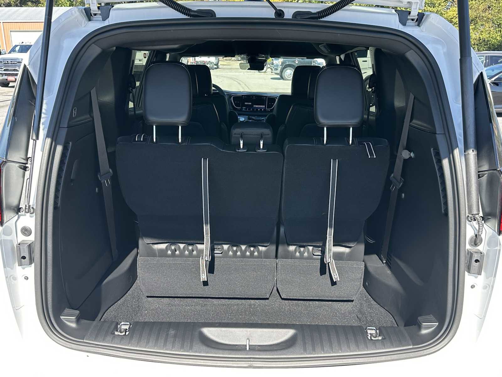 New 2026 Chrysler Voyager LX image 17