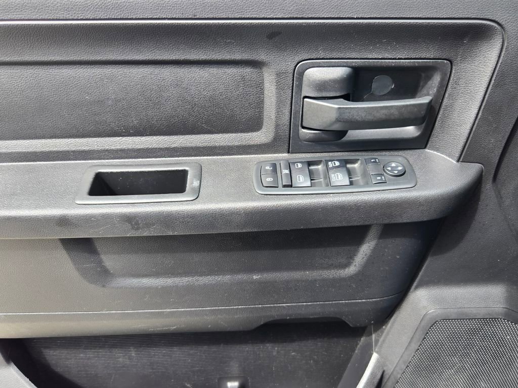 Used 2017 RAM 1500 Express w/ Express Value Package image 25