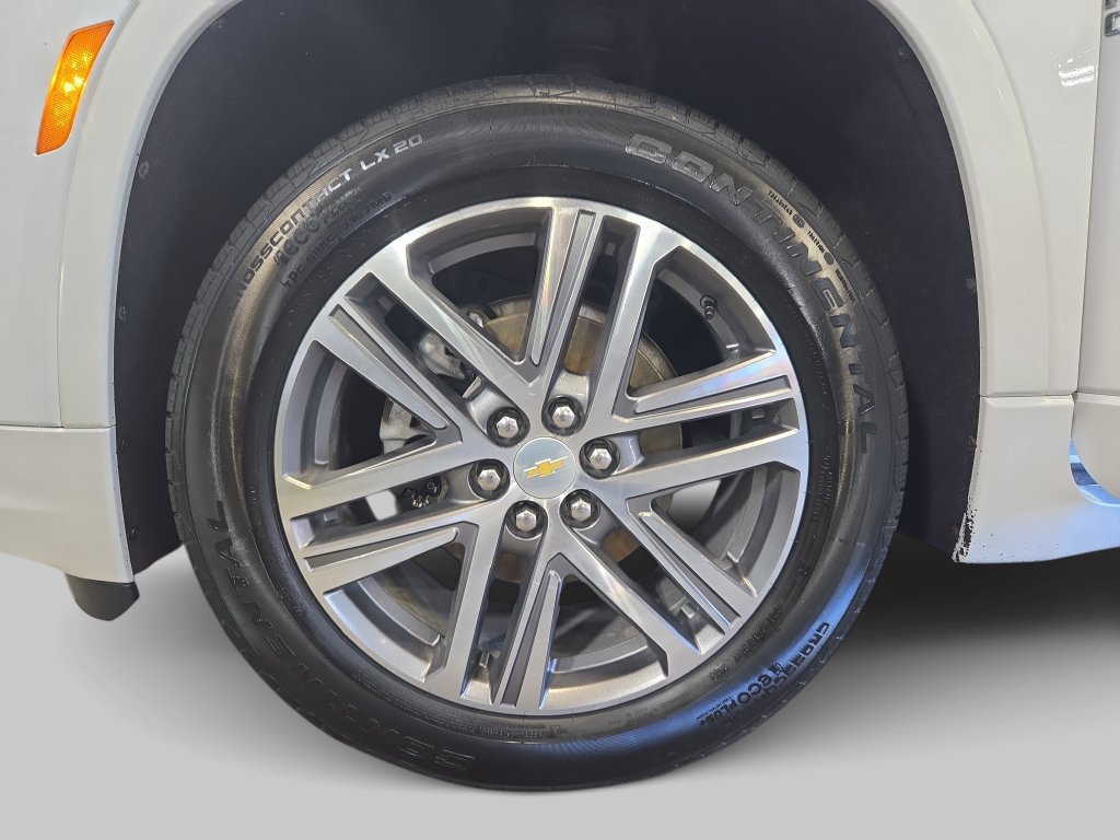 Used 2023 Chevrolet Traverse High Country AWD/4WD image 35