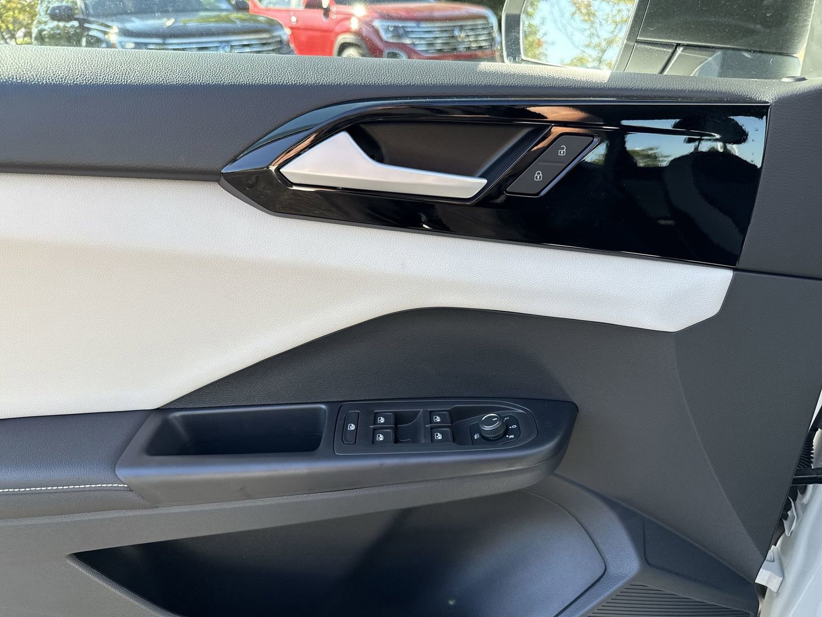 New 2025 Volkswagen Taos S image 15