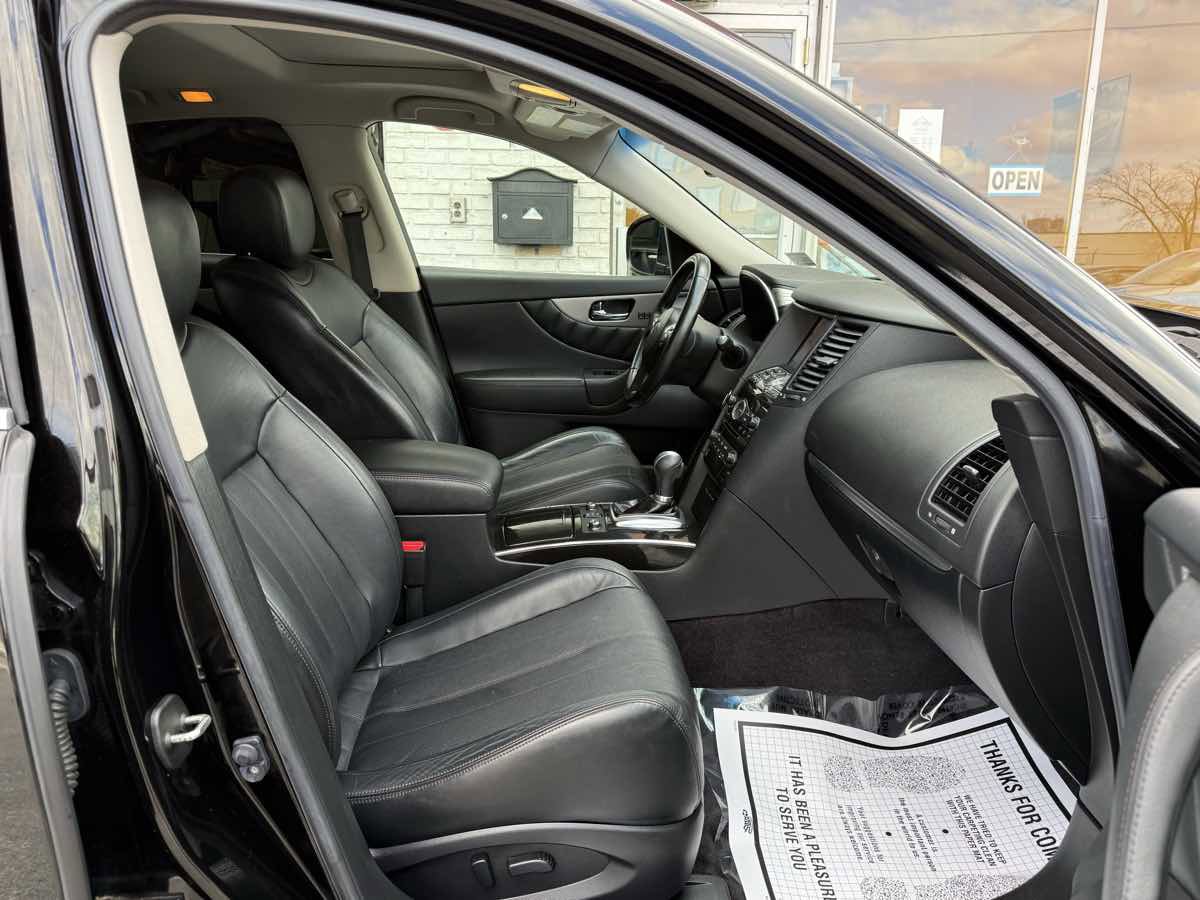 Used 2015 INFINITI QX70 AWD w/ Premium Package image 10