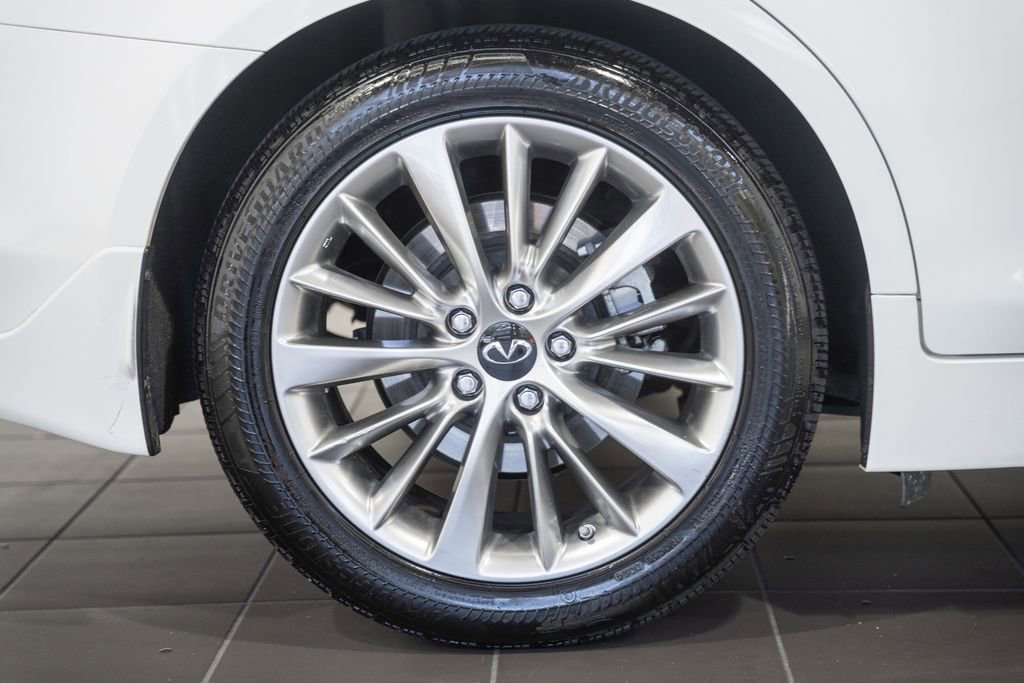 Used 2020 INFINITI Q50 Luxe w/ Essential Package (3.0T Luxe) AWD/4WD image 17