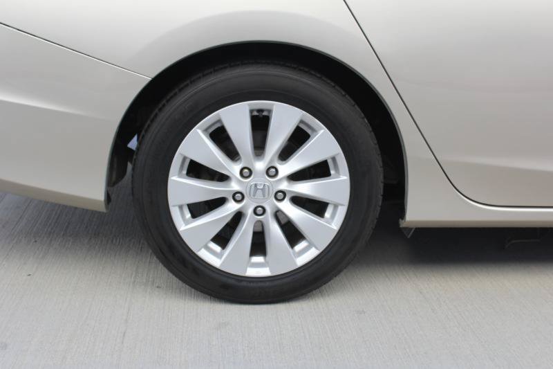 Used 2015 Honda Accord EX-L image 39