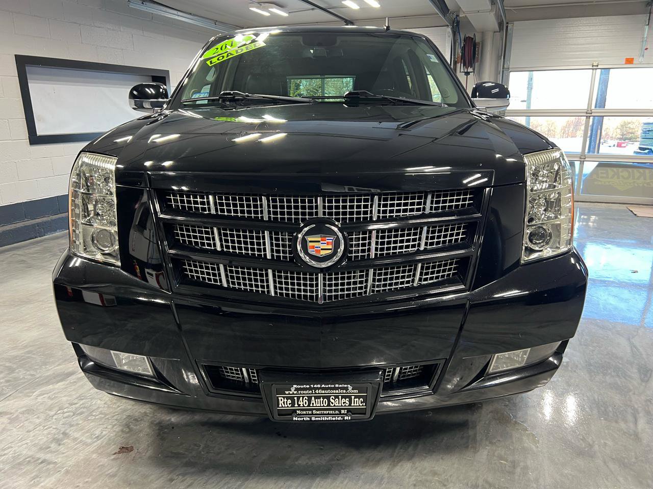 Used 2013 Cadillac Escalade Premium image 3