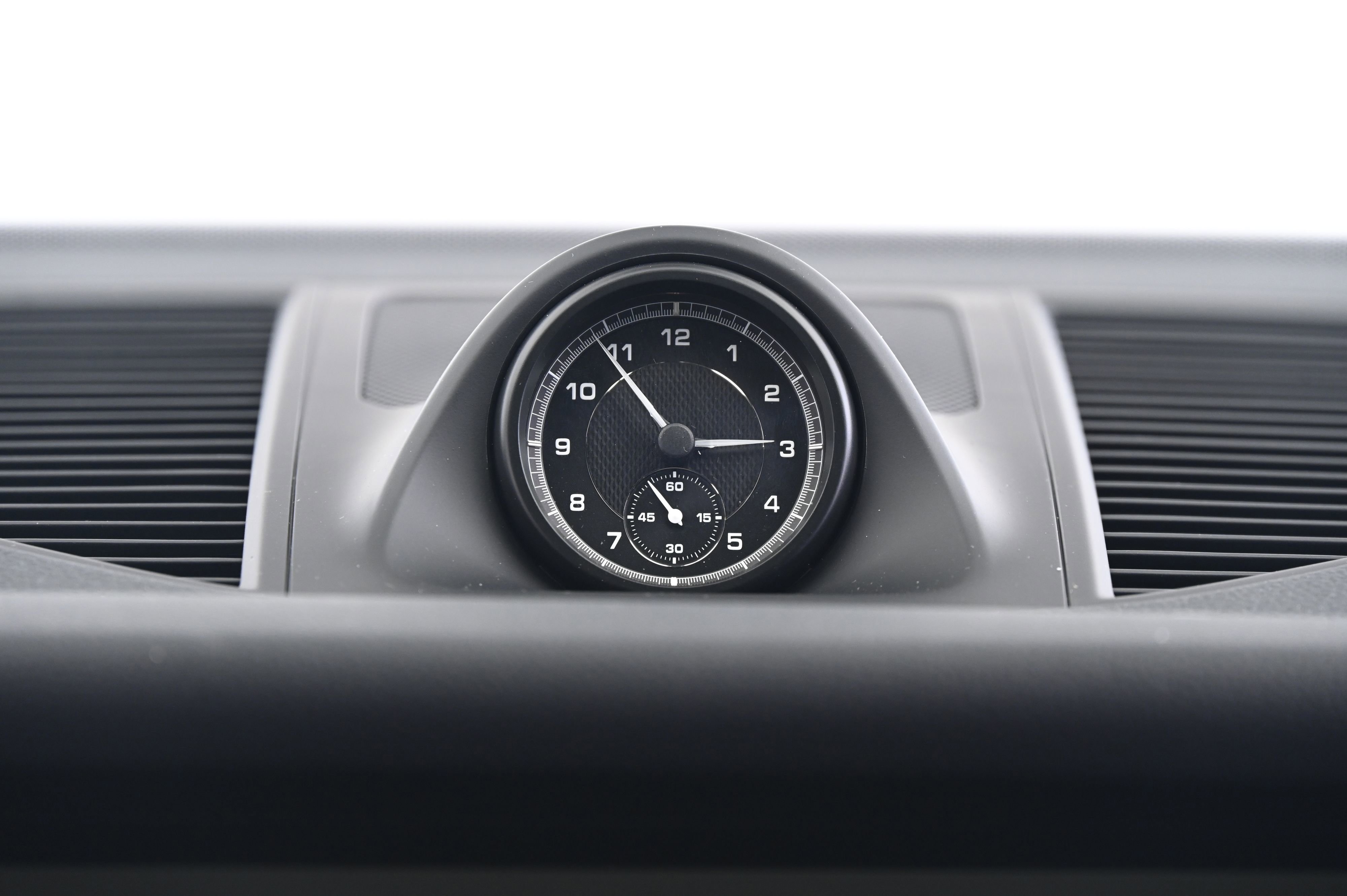 Certified 2025 Porsche Macan image 32