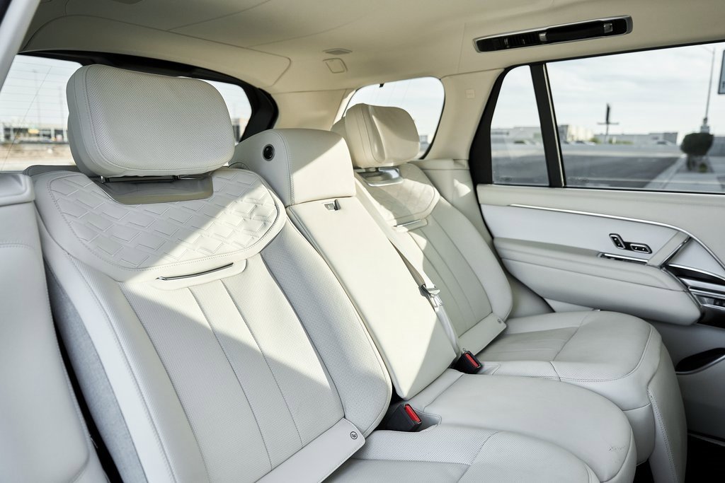 Used 2024 Land Rover Range Rover SV image 44