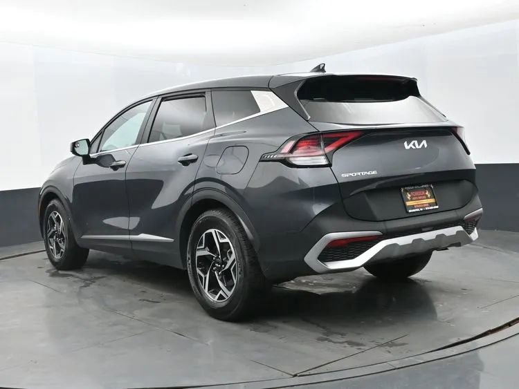 Used 2024 Kia Sportage LX image 9