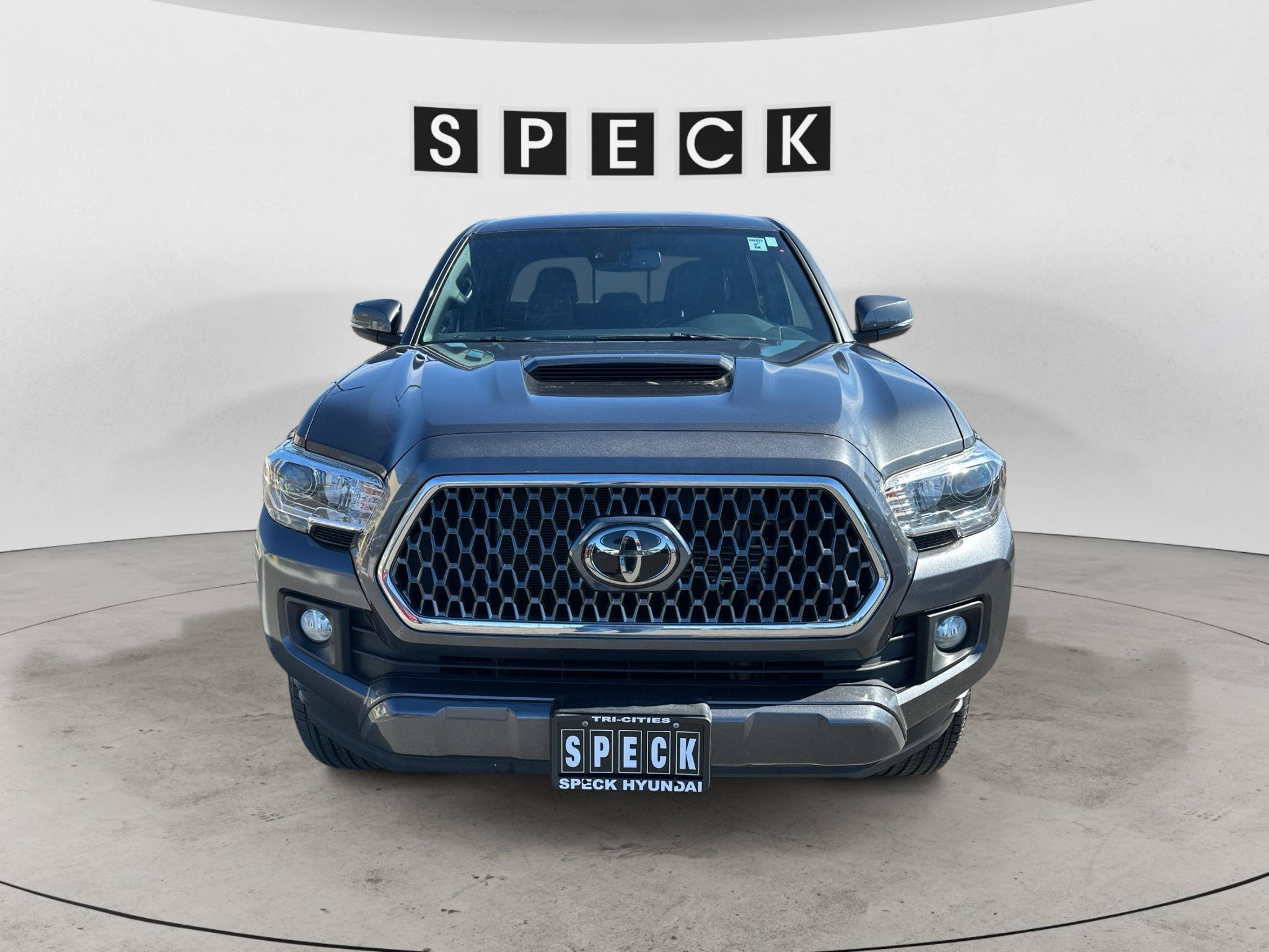 Used 2019 Toyota Tacoma TRD Sport AWD/4WD image 8