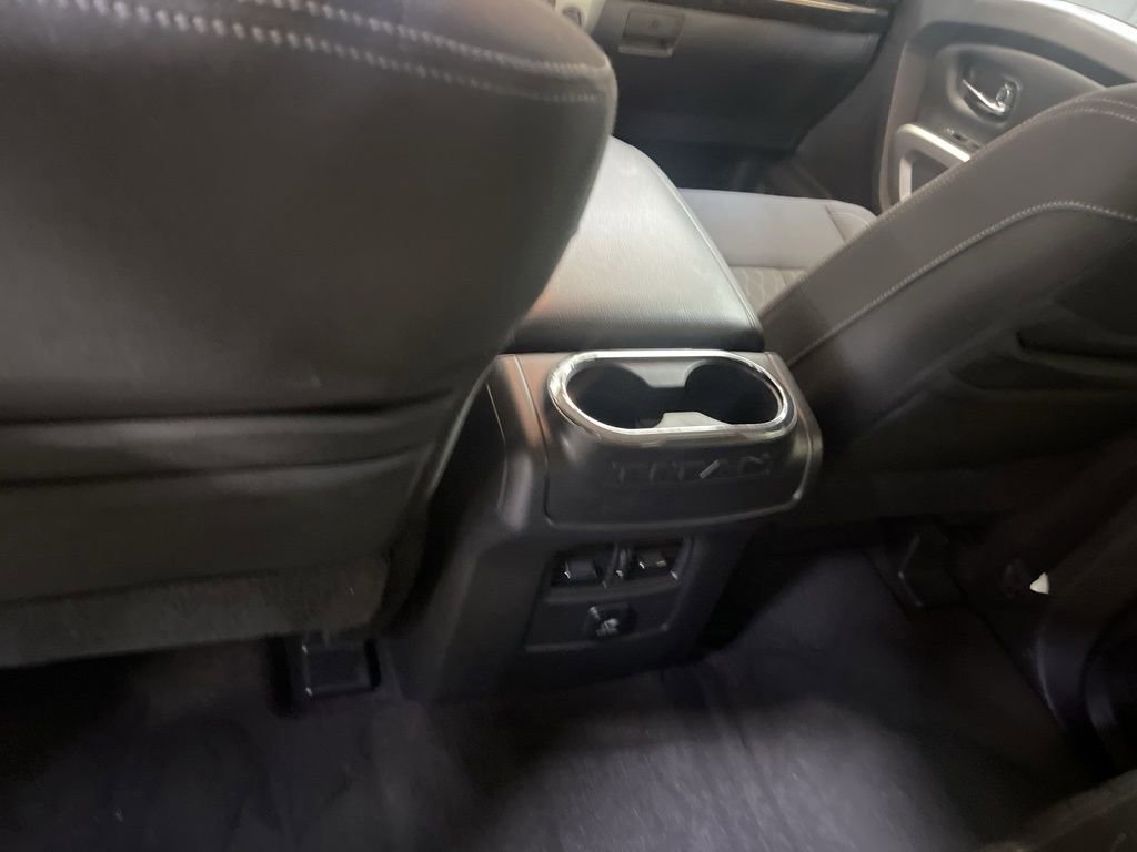 Used 2017 Nissan Titan SV AWD/4WD image 22