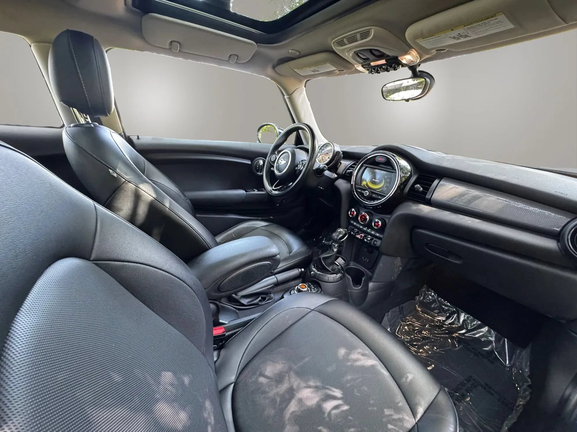 Used 2015 MINI Cooper 2-Door Hardtop FWD image 17