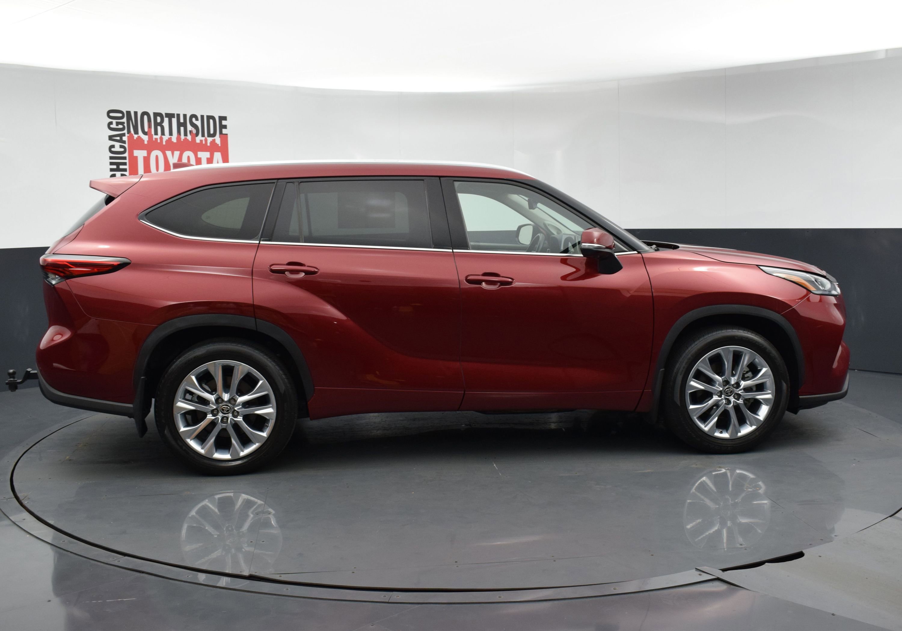 Used 2023 Toyota Highlander Limited AWD/4WD image 5