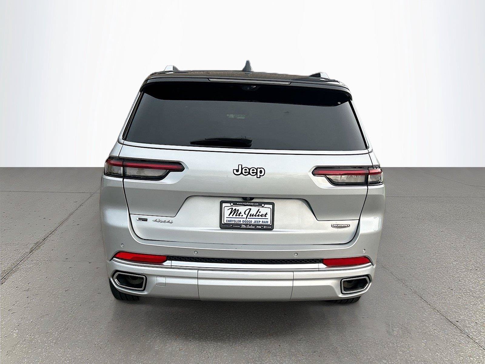 Used 2023 Jeep Grand Cherokee L Summit w/ Advanced Protech Group IV AWD/4WD image 5