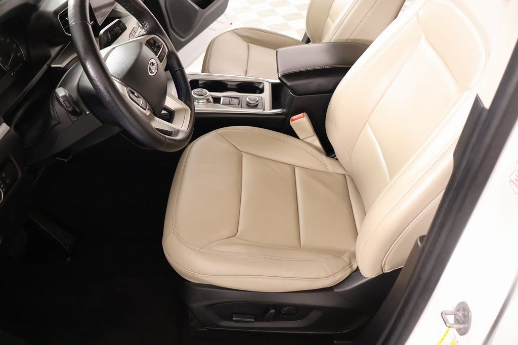 Used 2023 Ford Explorer XLT w/ Equipment Group 202A image 11