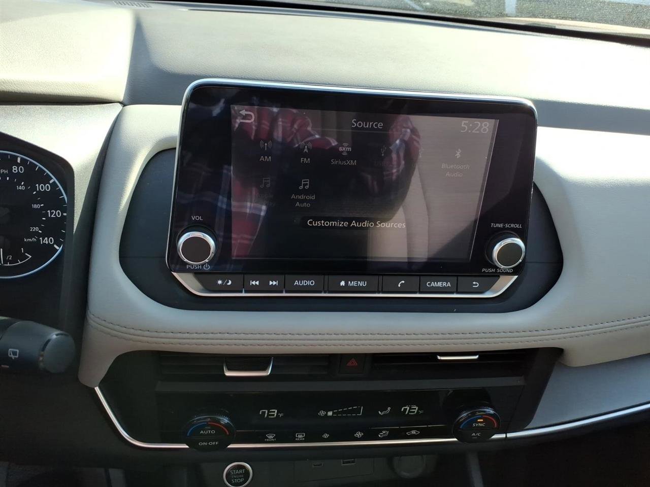 Used 2023 Nissan Rogue SV FWD image 16