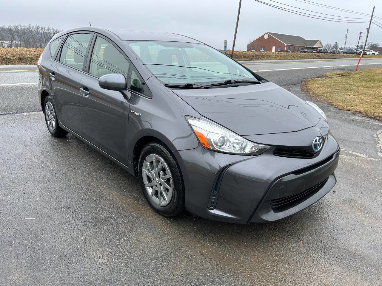 Used 2017 Toyota Prius V Two w/ Carpet Mat Package image 4