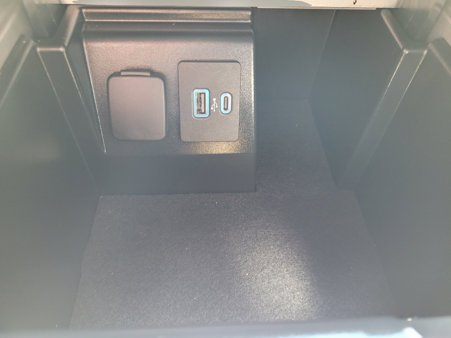 Used 2023 Ford Explorer ST w/ Equipment Group 401A AWD/4WD image 26
