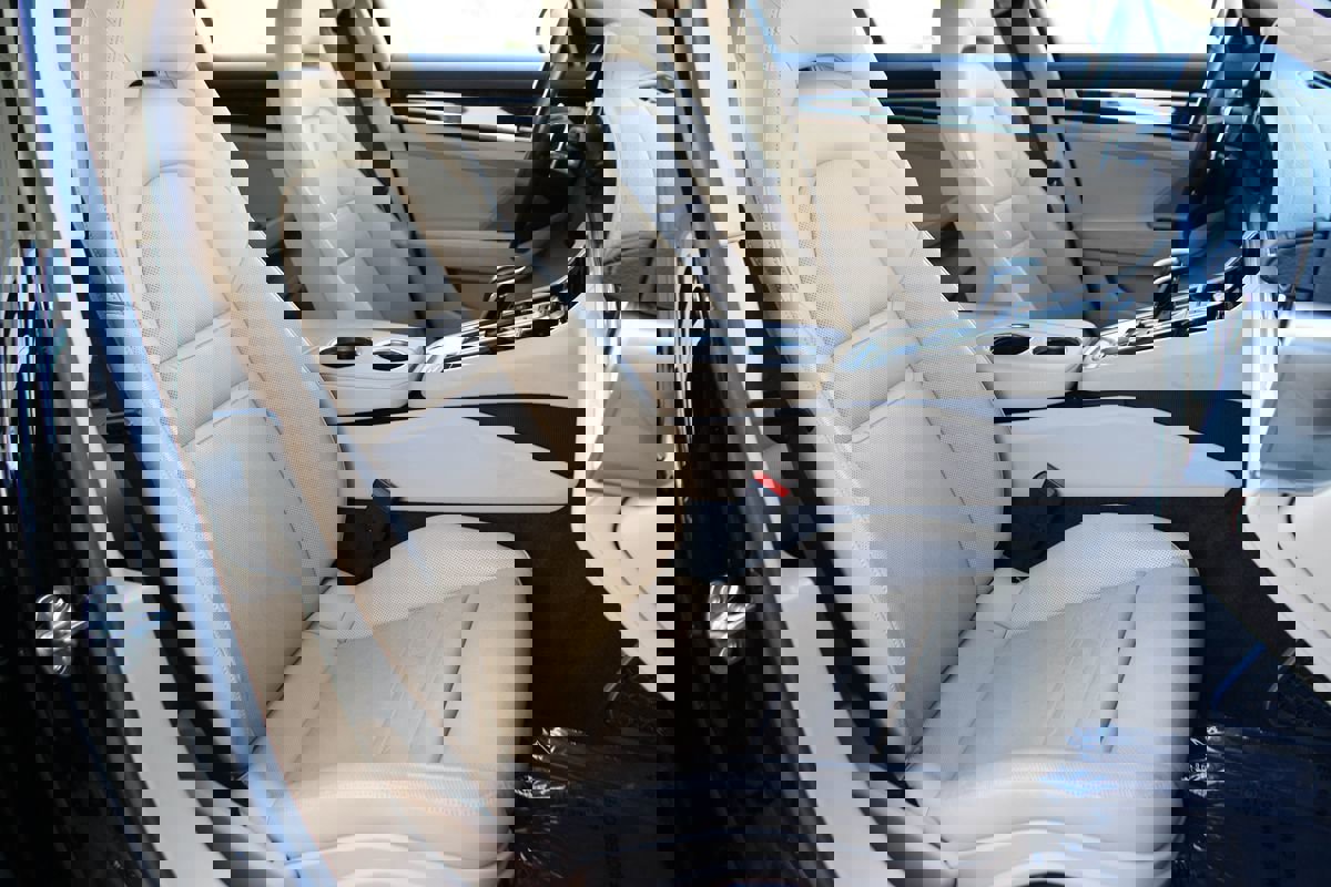 Used 2021 Porsche Panamera w/ Premium Package image 22