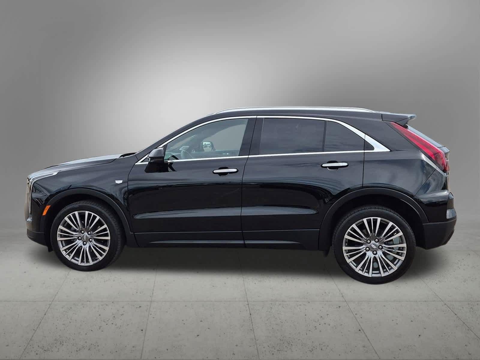 Used 2024 Cadillac XT4 Premium Luxury AWD/4WD image 3