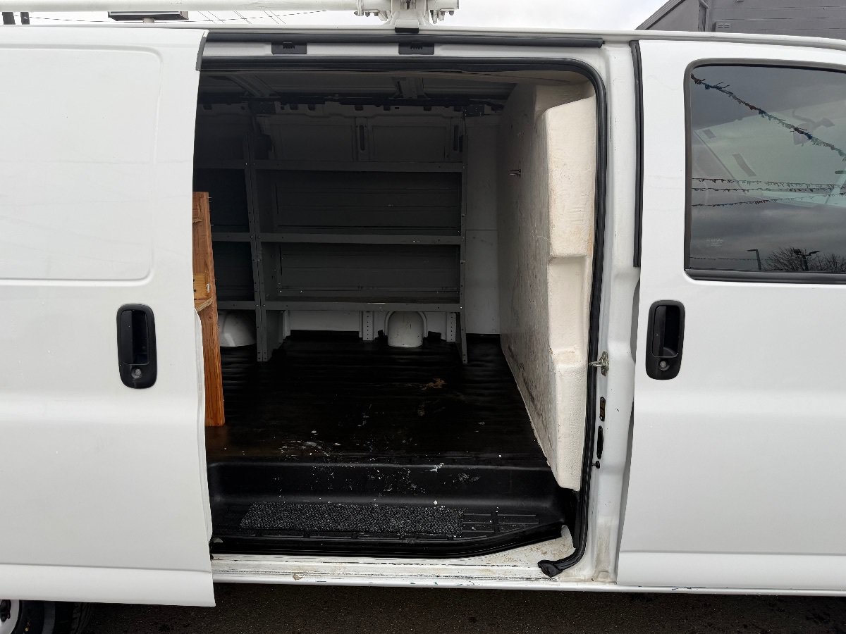 Used 2021 Chevrolet Express 2500 w/ Driver Convenience Package RWD image 11