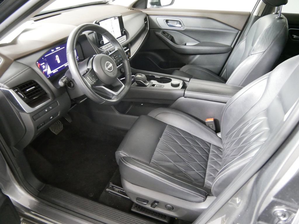 Used 2022 Nissan Rogue Platinum w/ Head-Up Display Package image 13