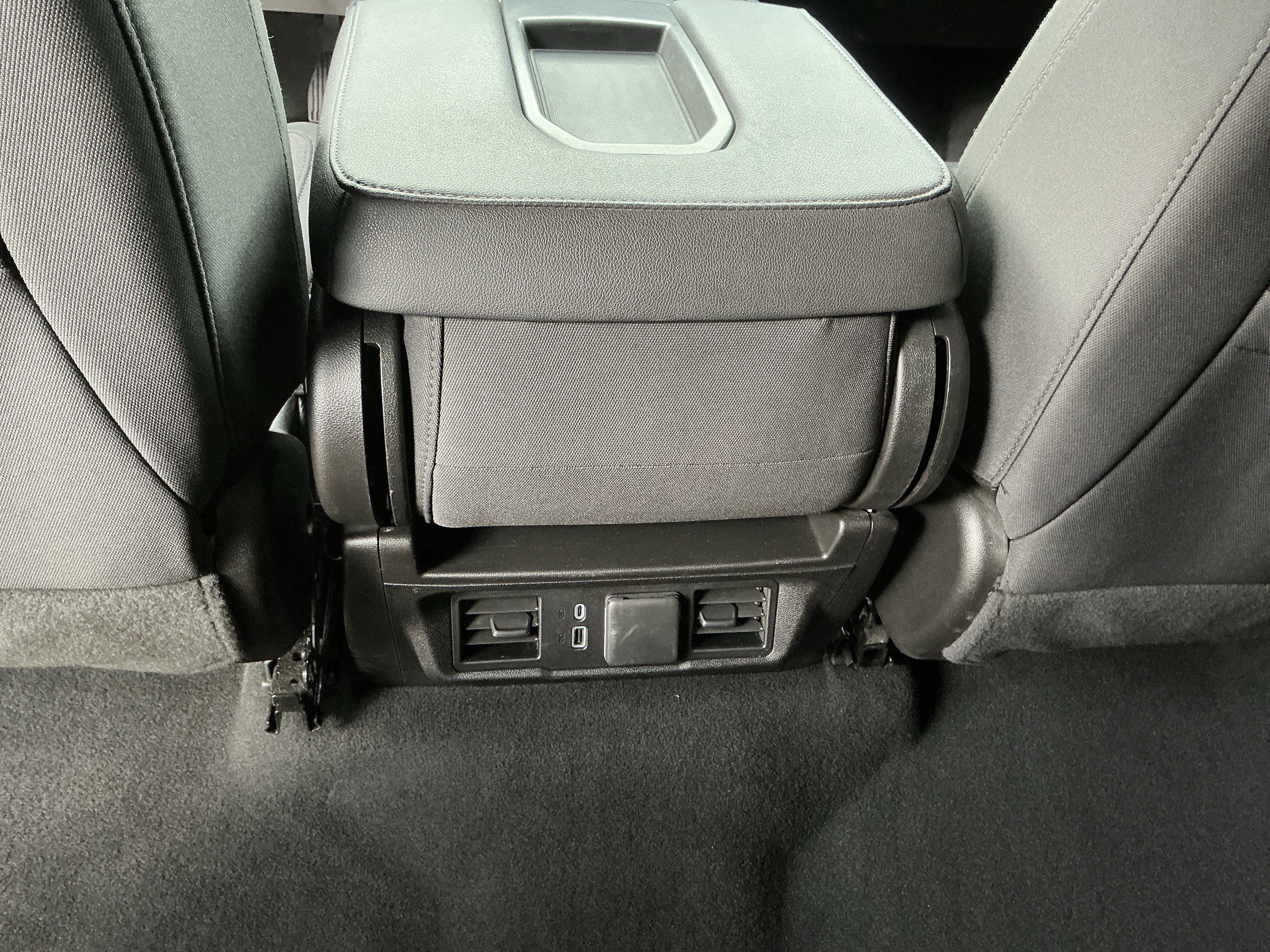 Used 2023 GMC Sierra 1500 SLE image 32