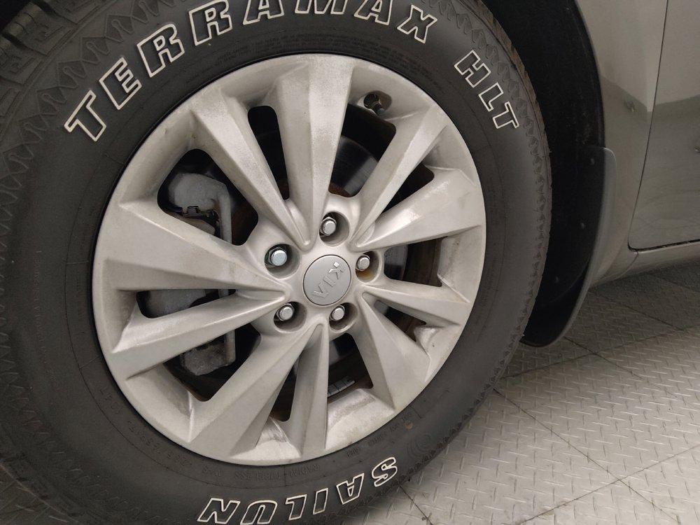 Used 2016 Kia Sedona LX FWD image 31