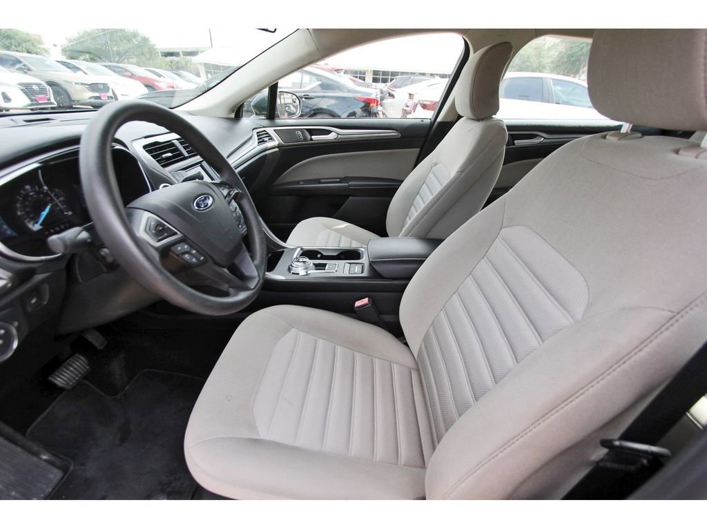 Used 2018 Ford Fusion S FWD image 15