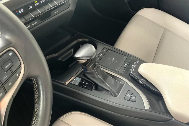 Used 2019 Lexus UX 250h w/ Accessory Package 2 AWD/4WD image 18