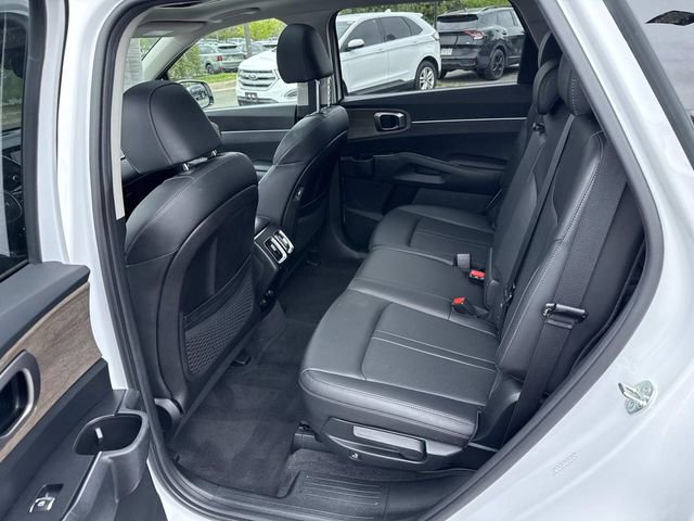 Used 2023 Kia Sorento S w/ Panoramic Sunroof Package image 17