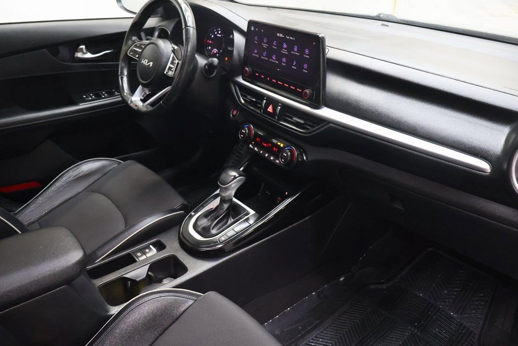 Used 2022 Kia Forte GT-Line w/ GT-Line Premium Package image 10