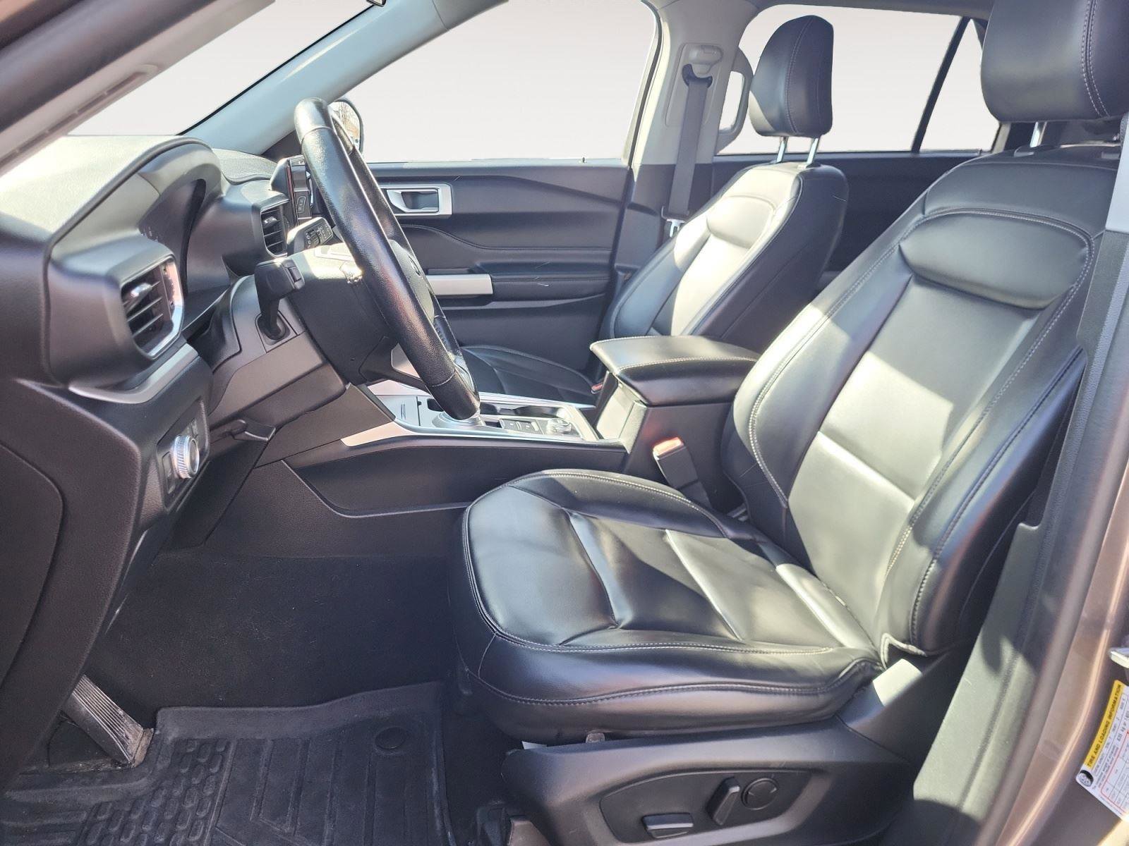 Used 2021 Ford Explorer XLT w/ Equipment Group 202A image 10