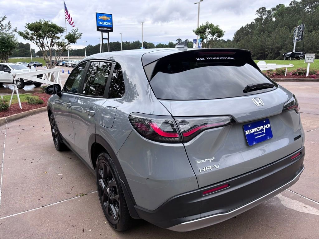 Used 2023 Honda HR-V Sport image 11