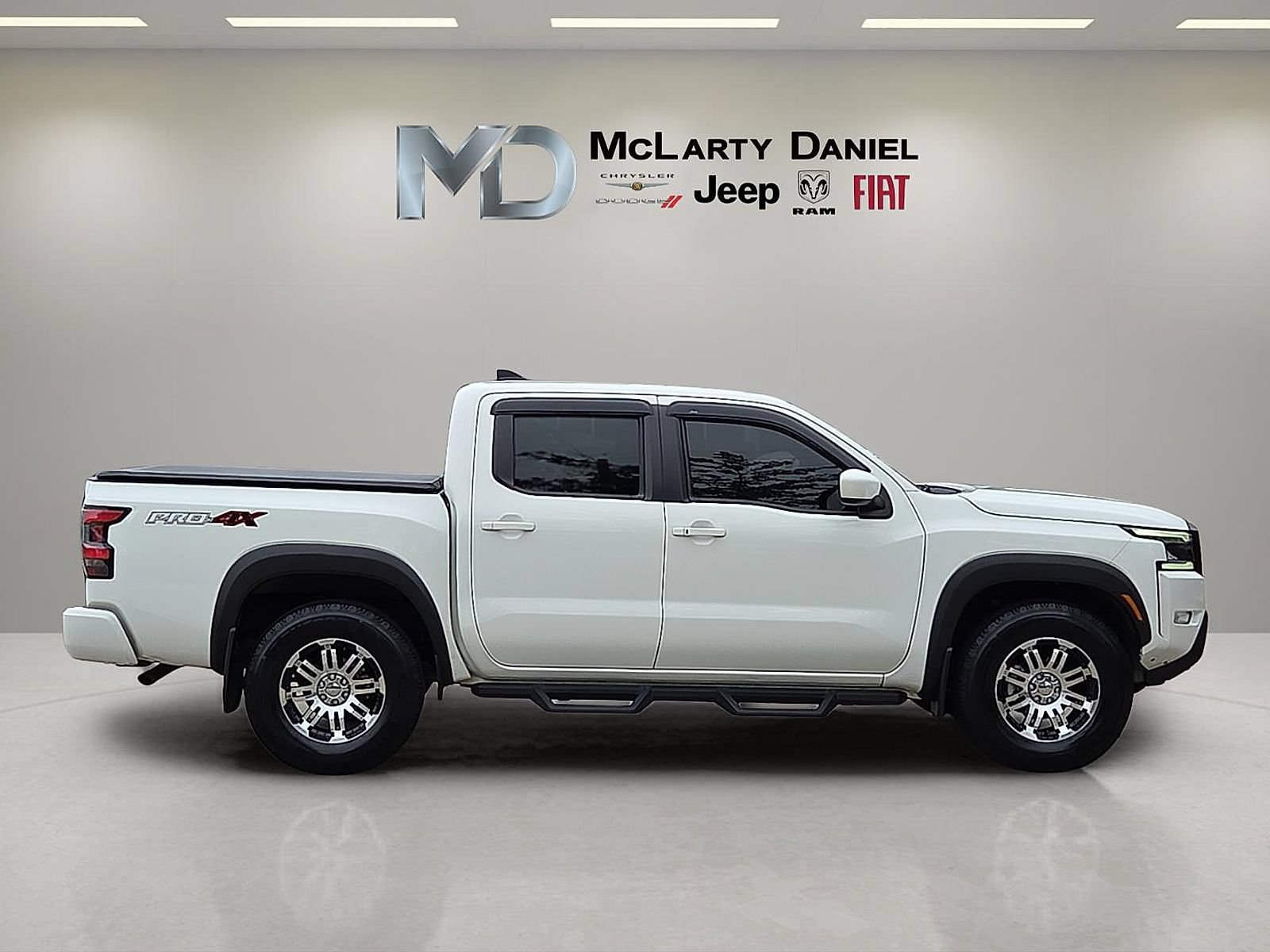 Used 2023 Nissan Frontier PRO-4X w/ Technology Package AWD/4WD image 6