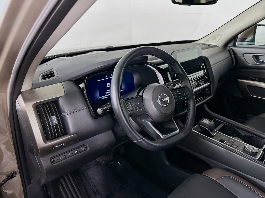 Certified 2024 Nissan Pathfinder Platinum image 14