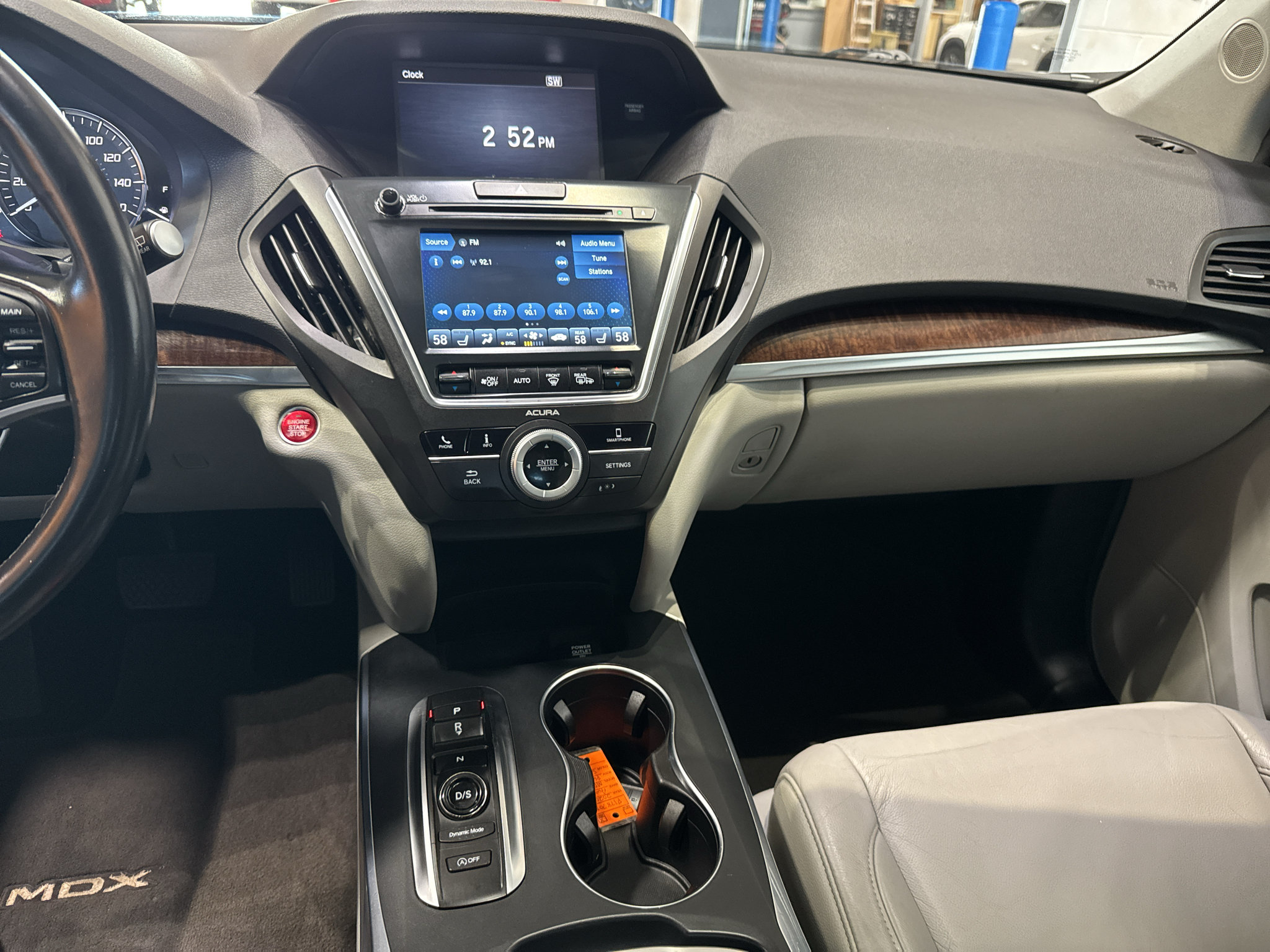 Used 2020 Acura MDX FWD image 29