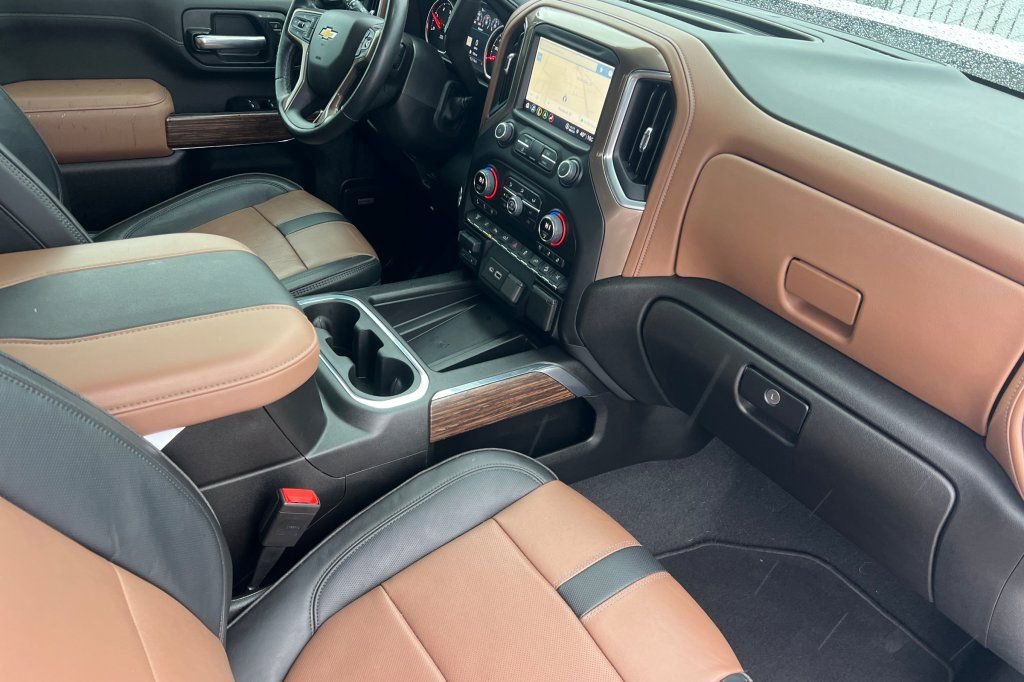 Used 2023 Chevrolet Silverado 2500 High Country w/ Z71 Off-Road Package AWD/4WD image 12