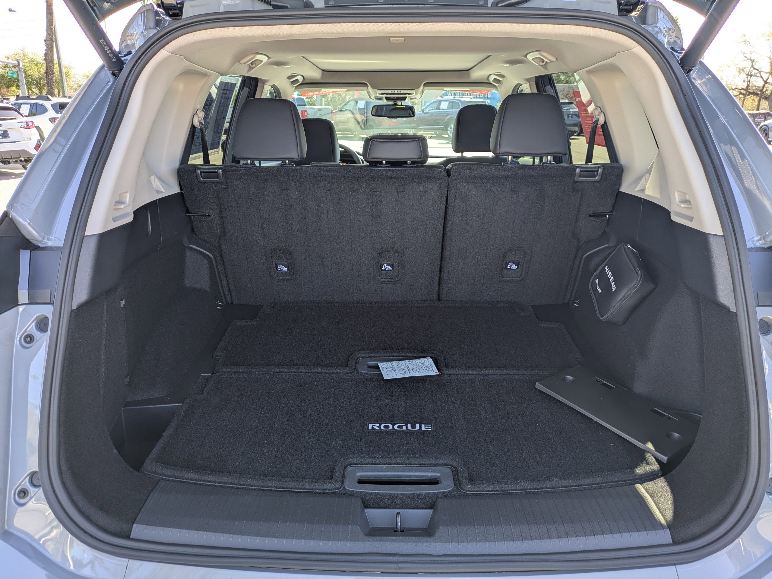 Certified 2024 Nissan Rogue SL w/ SL Premium Package FWD image 13