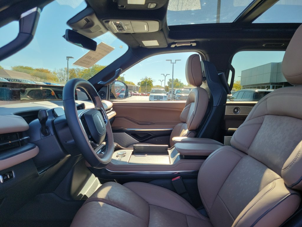 Certified 2026 Lincoln Navigator Black Label AWD/4WD image 19