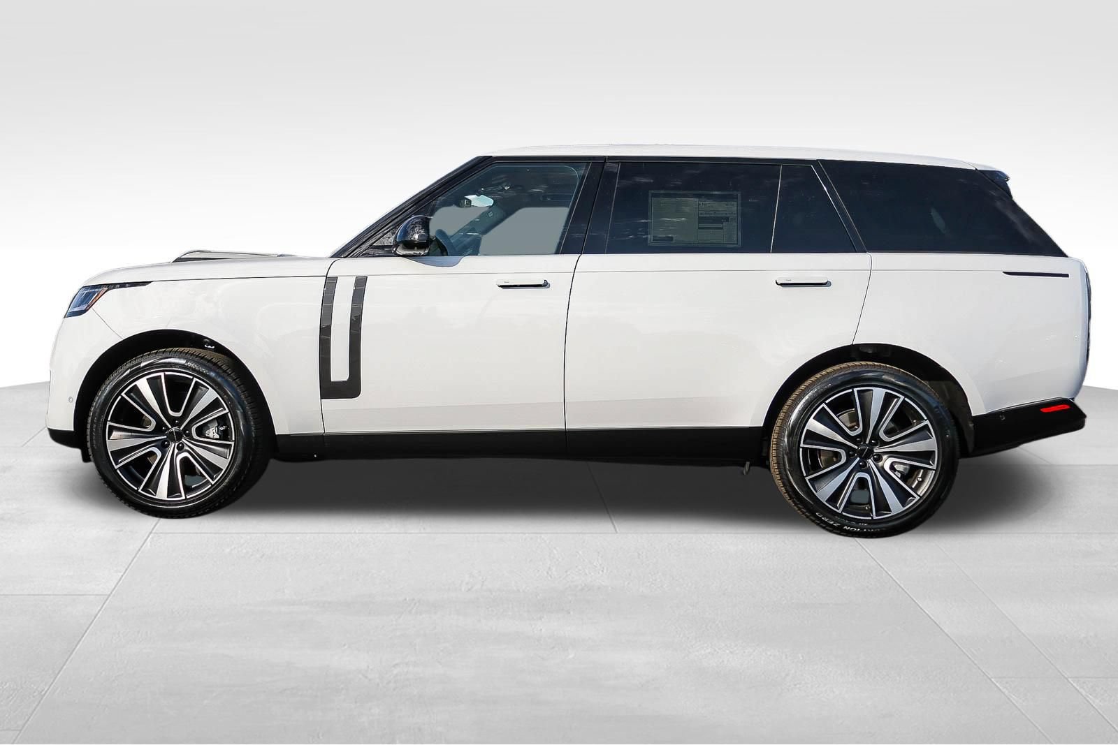 New 2026 Land Rover Range Rover Long Wheelbase SE AWD/4WD image 8